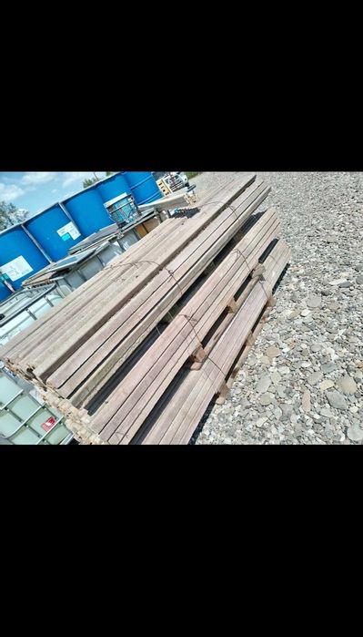 Vand stalpi din beton.