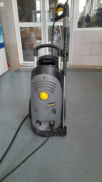 Професионална водоструйка КЕРХЕР HD9/20-4М трифазна