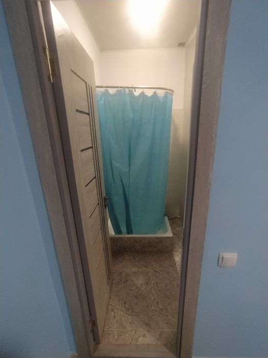 Fargʻona shahar shaxar hokimiyati oldidagi yangi qurilgan 8 qavatli