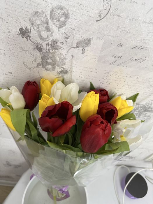 Тюльпаны 8 марта сегодня подарили 6 тыс