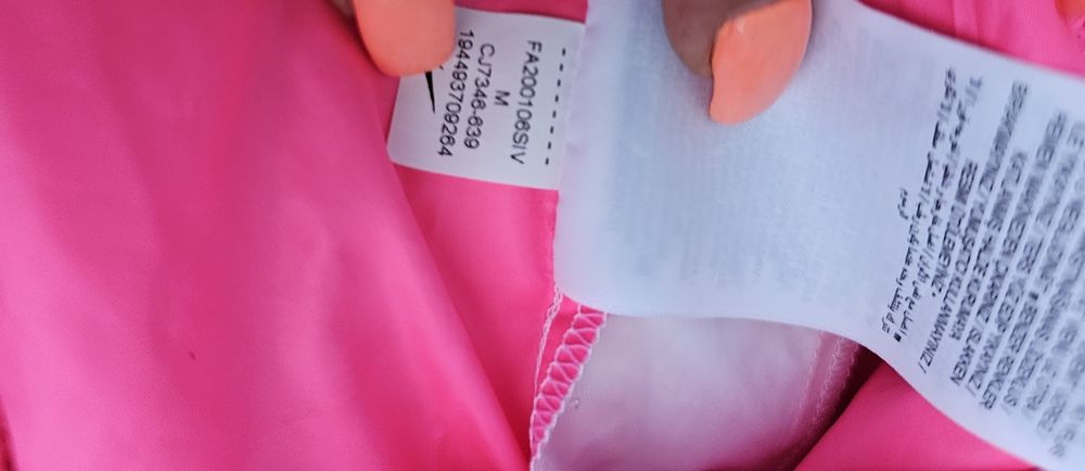 Nike оригинална дамска долница материя шушляк нова М размер