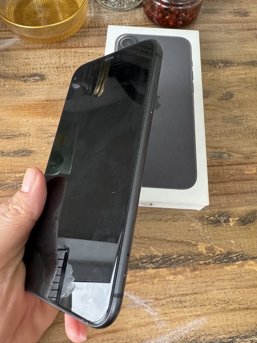 Iphone 11, с коробкой, 2 симкарты