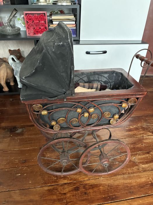 Винтидж Детска количка с кукла