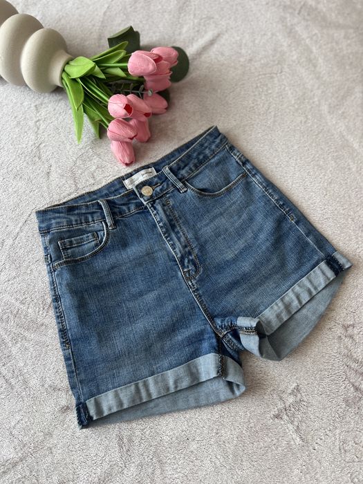 Pantaloni scurti Stradivarius