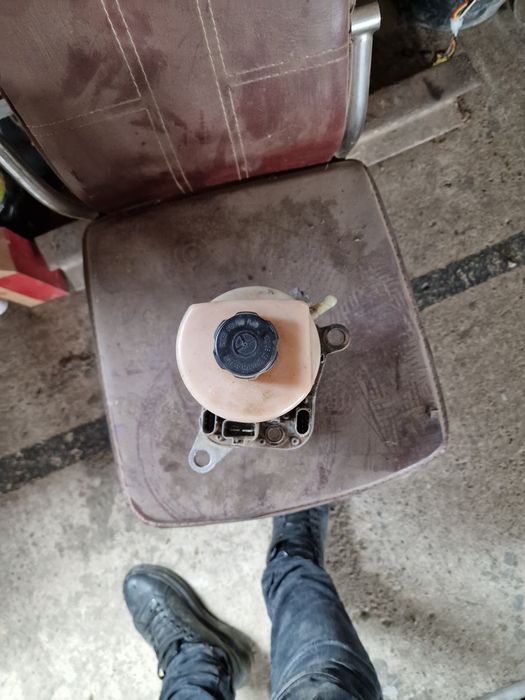 Vând Pompa Servo Direcție Ford