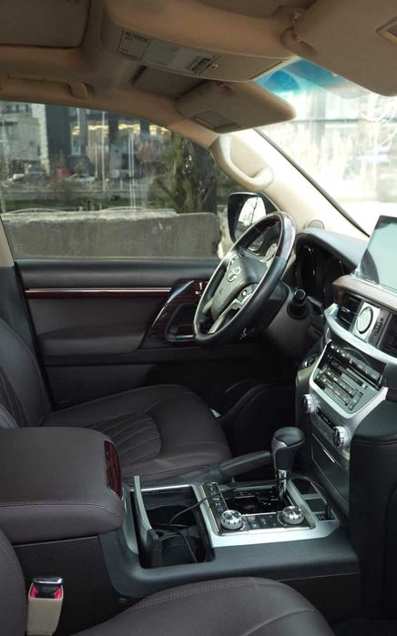 Toyota Land Cruiser 200 haydovchi bilan | Yo‘ltanlamas | To'y | Kortej