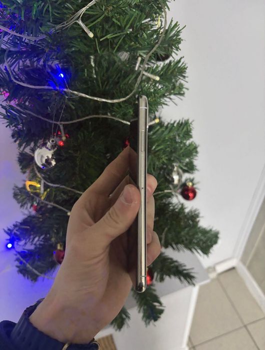 Айфон ХС 256 gb.