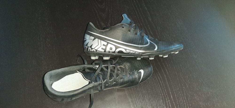 Бутони   NIKE Mercurial