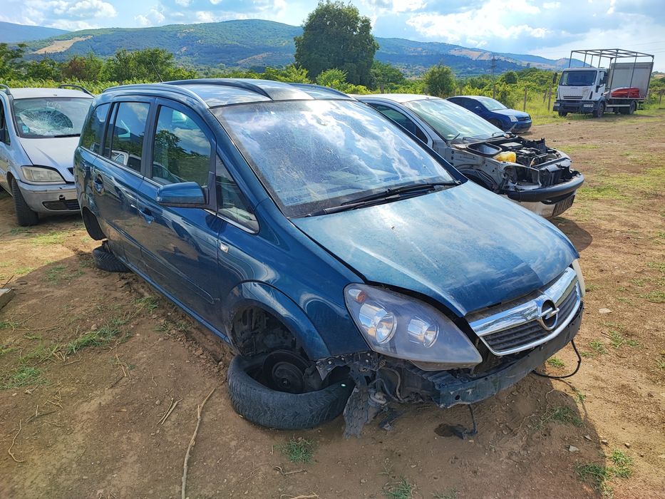 Opel Zafira B 1.9 НА ЧАСТИ