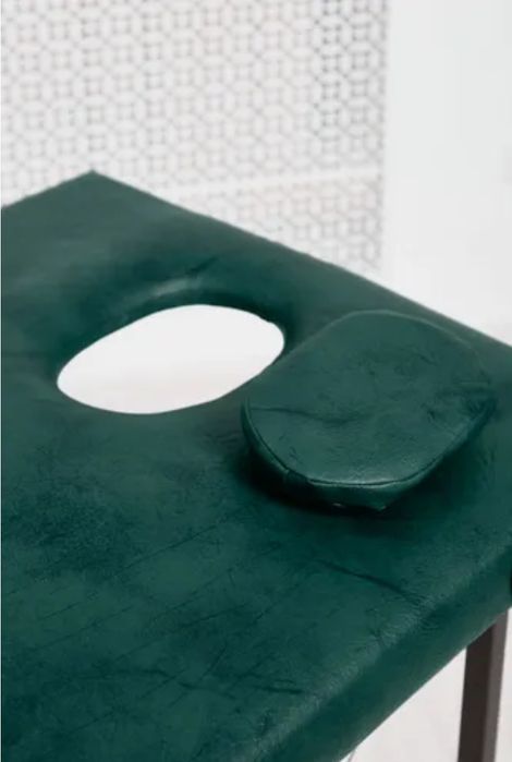 Массажная кушетка