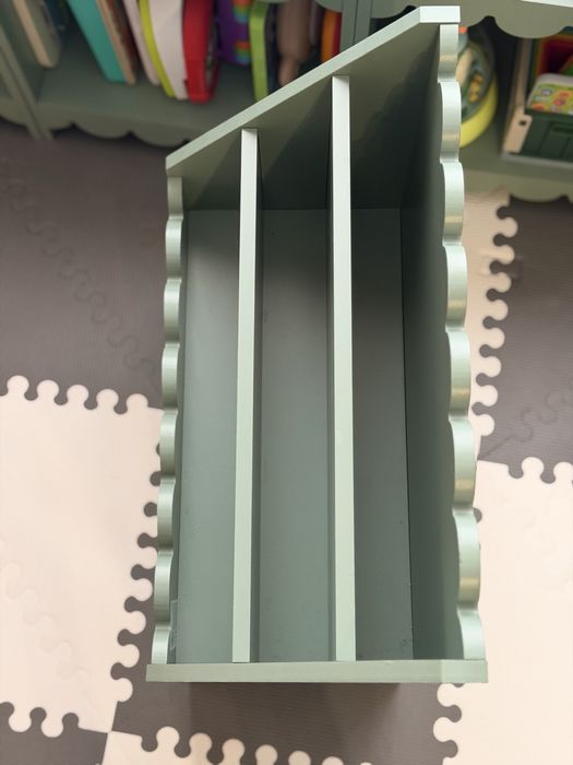 Етажерка за книжки от Sinsay