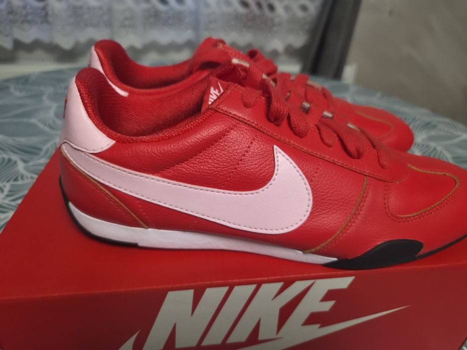 Nike sprint sister mărimea 37,5 23,5 cm