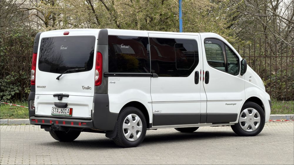 Renault Trafic 8+1 Locuri an 2011 2.0 140 CP Euro 5* Opel Vivaro