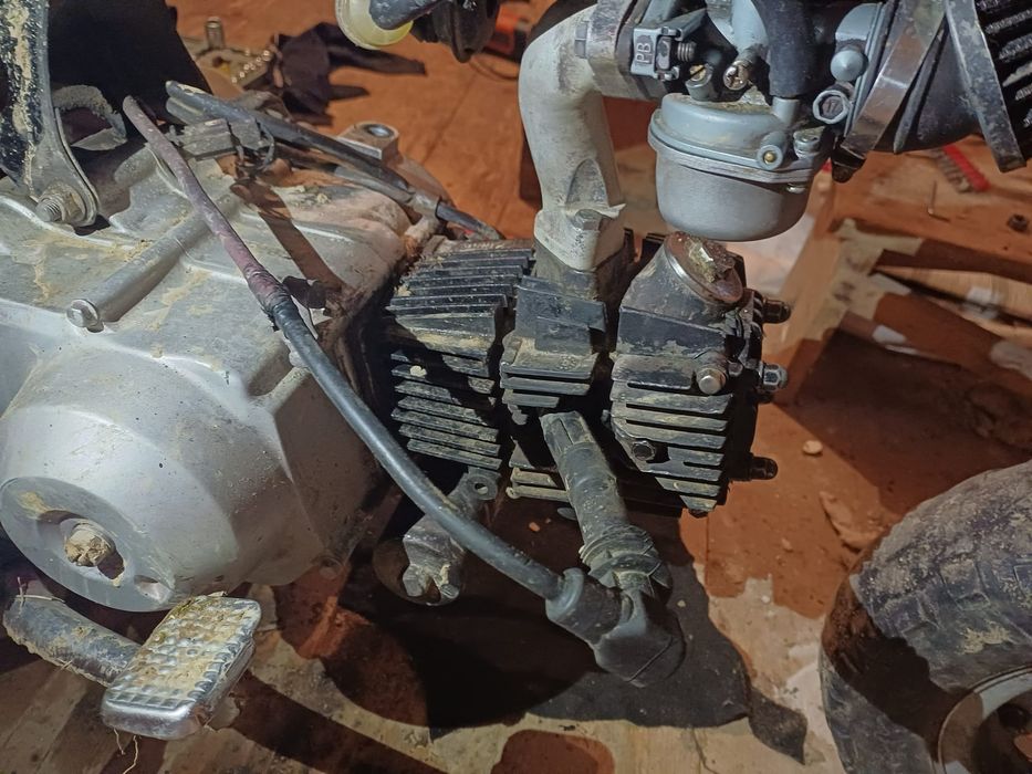 Vând motor de 125cc 4t