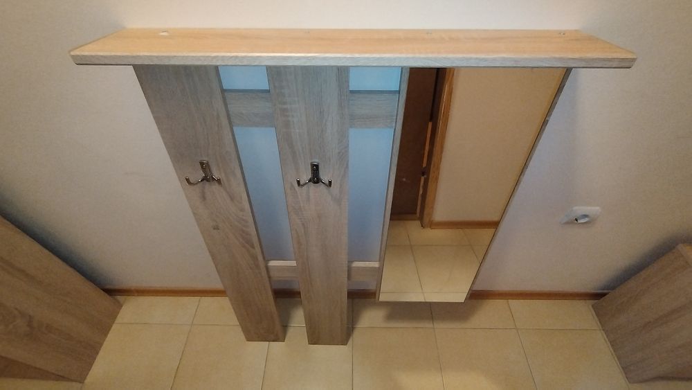 Етажерка портманто за антре с поставка за обувки и огледало.