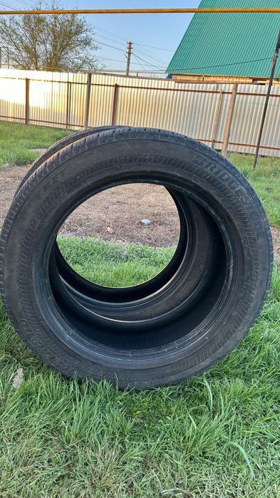 Шина на 235-55- R18