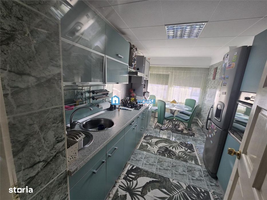 Apartament cu patru camere zona centrala