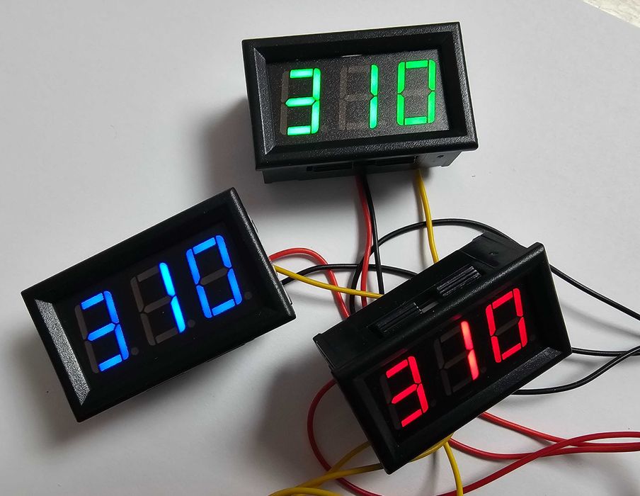 Цифров панелен волтметър постоянно напр. DC 0-600v за соларни системи