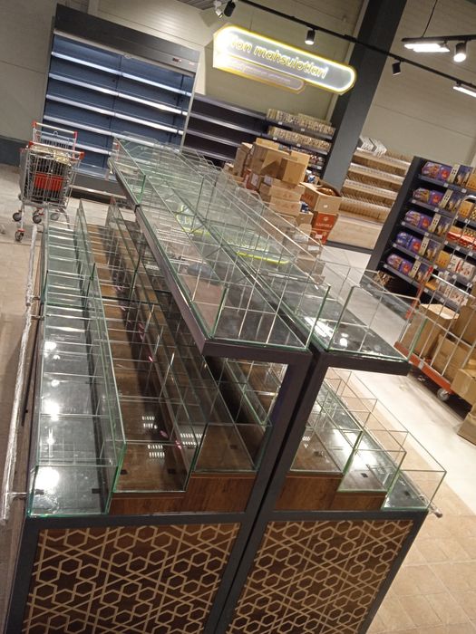 Стекло, витрина и полки, ойнадан витриналар