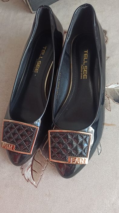 Продается новый туфли