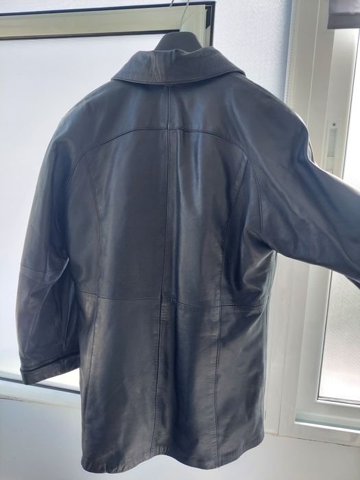 Дамско кожено яке от естествена агнешка кожа.