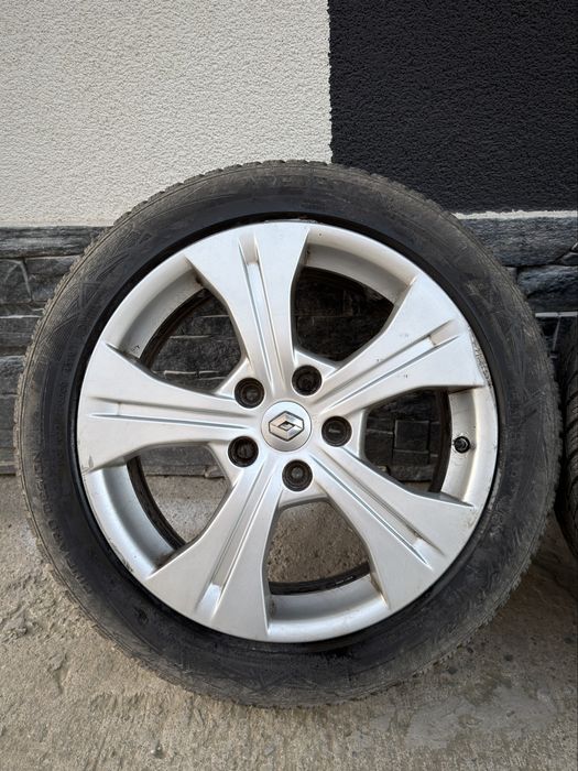 Roți Renault Megane 205/50 R17 Cauciucuri All Season în stare f bună