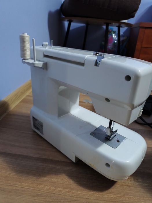 Mașină de cusut Minerva Max20m