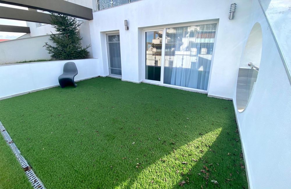 2 camere Otopeni cu piscina terase 30 mp si loc de parcare