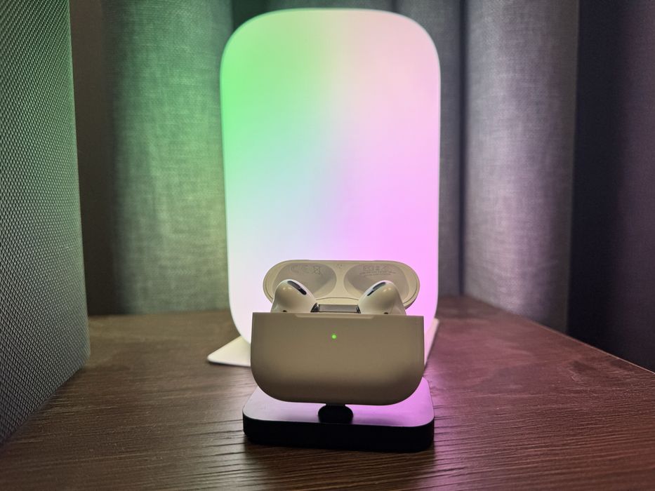 Продаю airpods 1 pro только без амбушюры