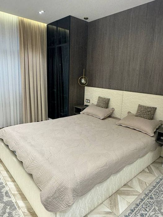 Квартира продаётся Чиланзар 7 квартал 3в4/4/4 меб тех бассейн