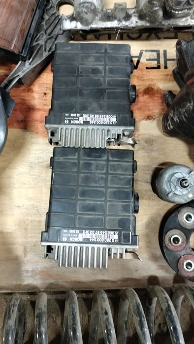 Продам запчасти на Мерседес 124
