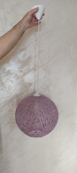 Висящ единичен плетен полилей