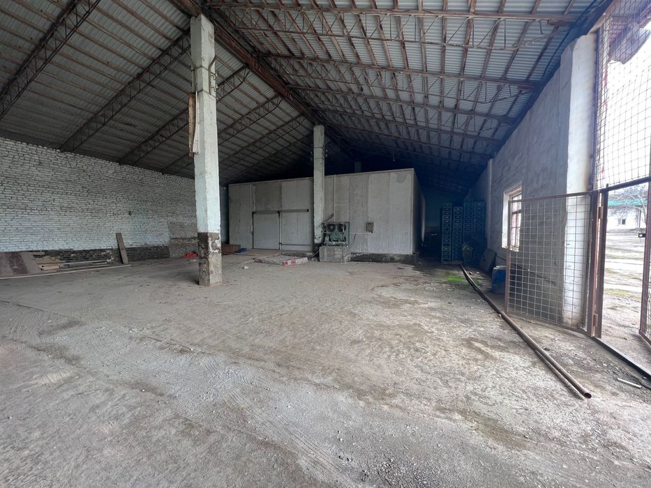 Самарканд шахрида 
Улугбек вдол дороги 

Склад арендага берилади