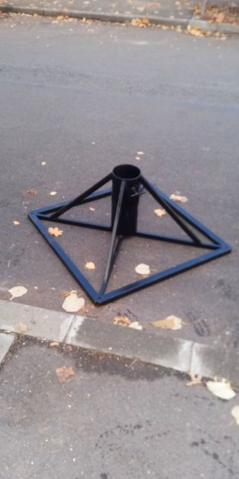 Suport metalic brad mare + ghirlande gratuit, foarte stabil