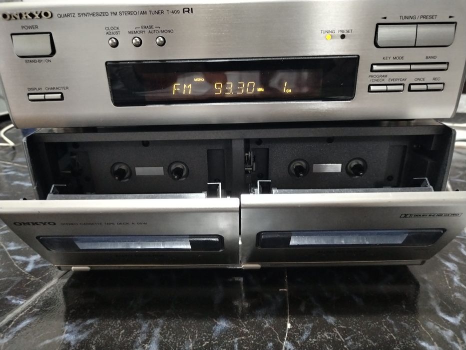 Casetofon deck Onkyo și tuner FM stereo