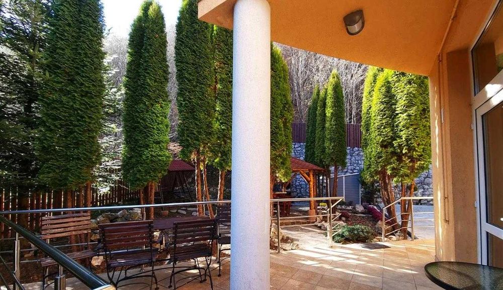 Vilă Sinaia | 3 dormitoare | foișor & grătar | parcare privata