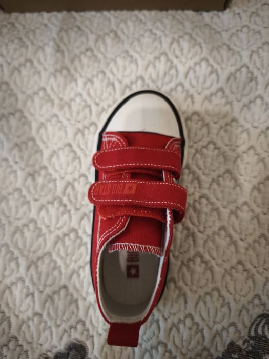 Детски червени кецове