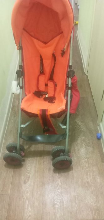 Детская коляска красная