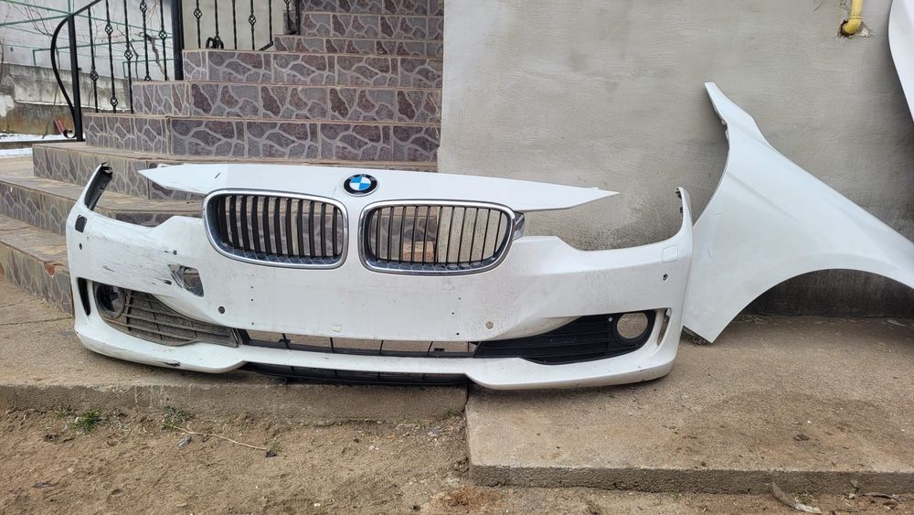 BMW F30 - Bară/Aripă/Capotă + Far dreapta