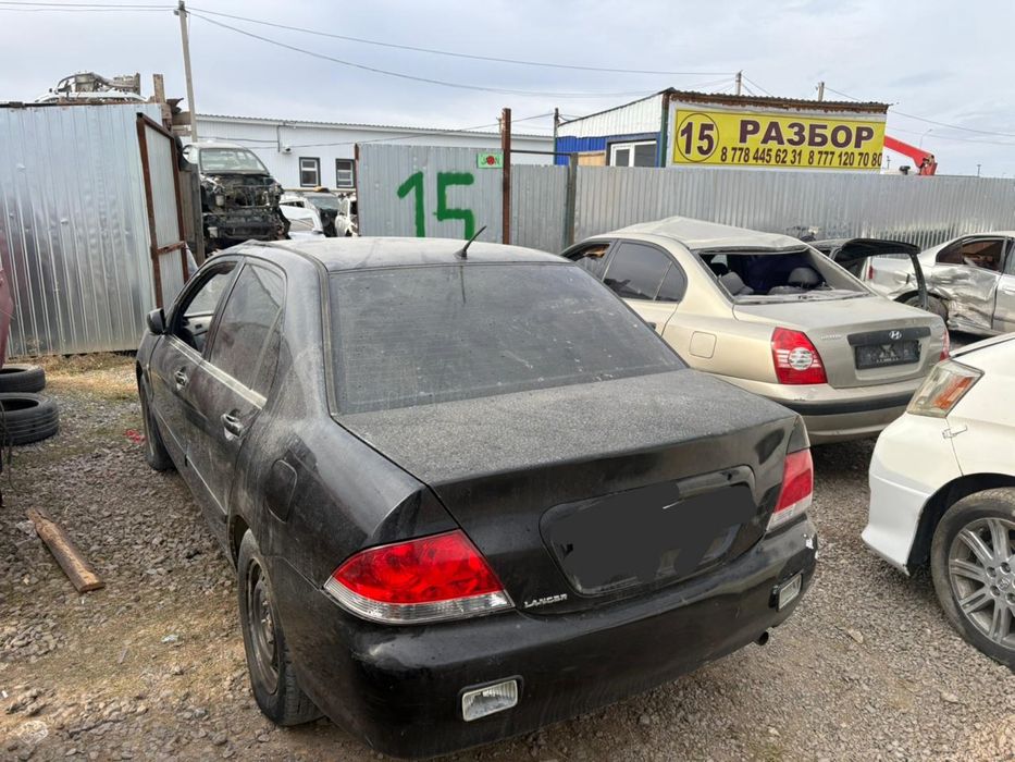 Митсубиси Лансер