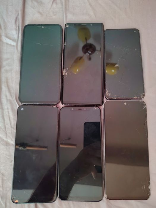 Vand Telefoane Dedecte Pentru Piese!!!