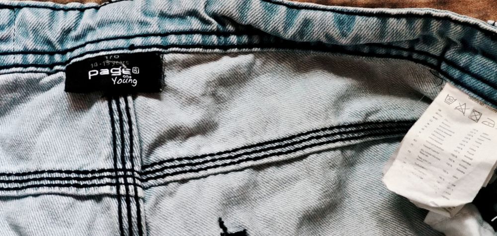 Pantaloni scurți salopeta dama.