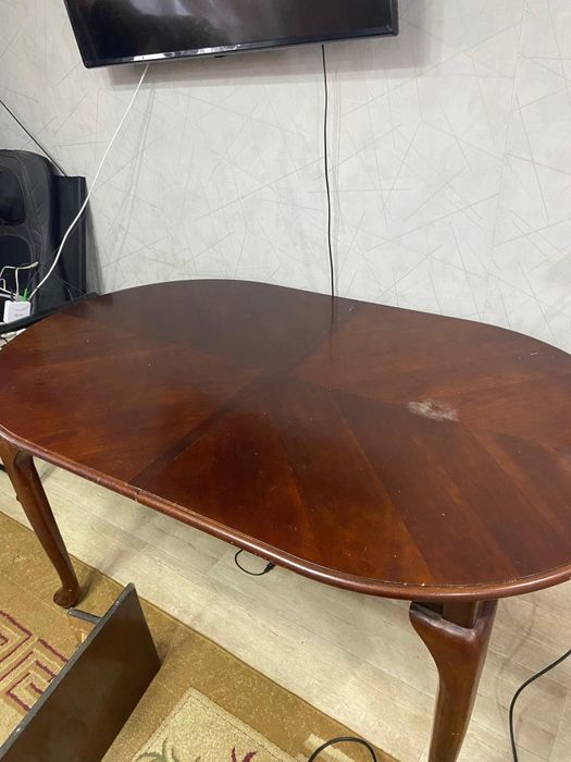 Деревянный стол, как новый