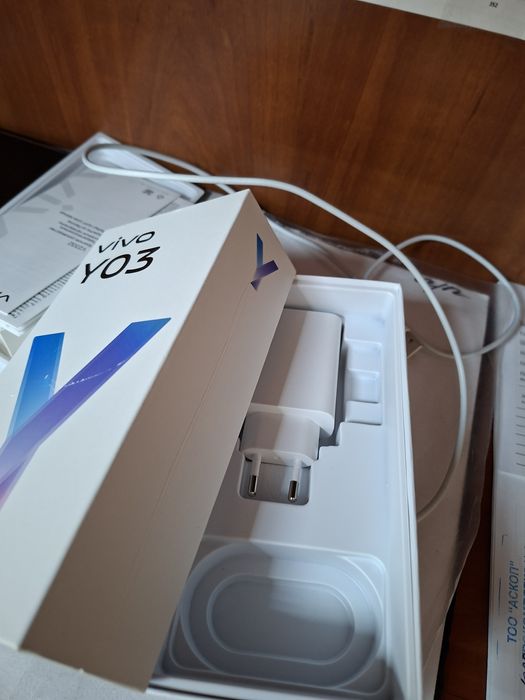 Смартфон Vivo y03