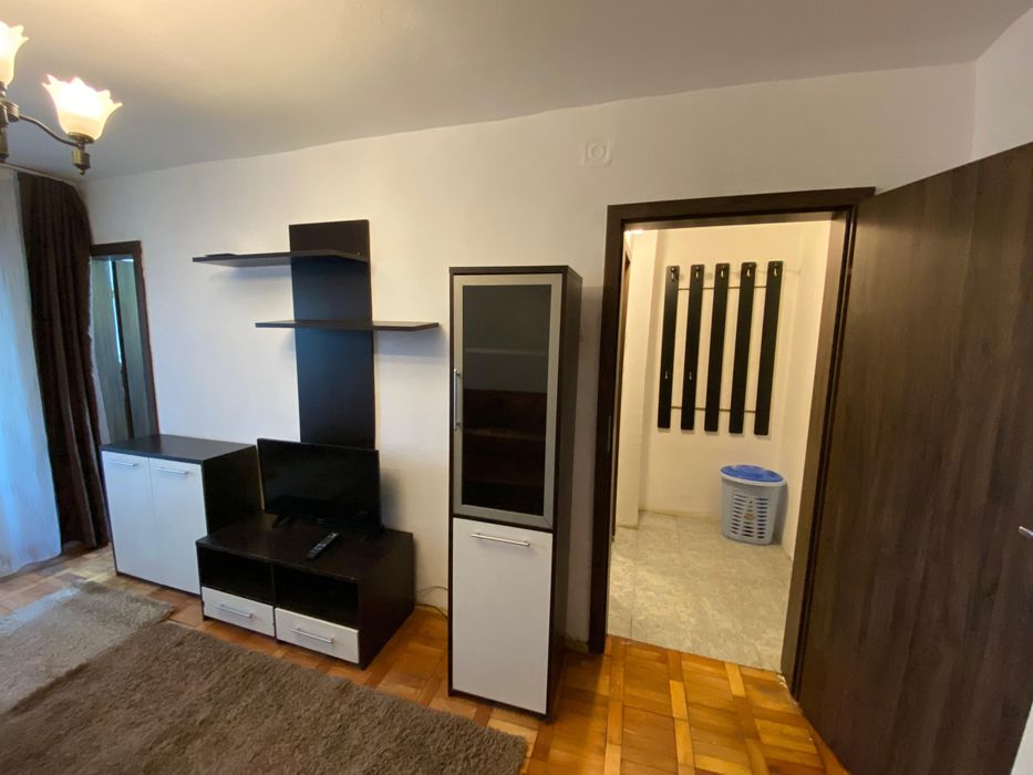 Închiriez garsoniera zona centrala