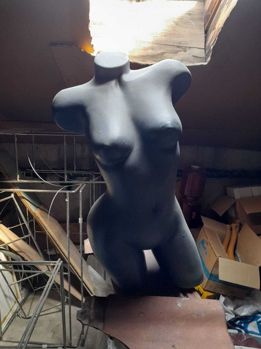 Обзавеждане за магазини , мебели, торстове и стоики. Lizing - Barter.