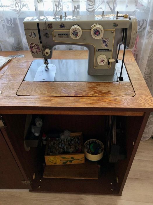 Продаётся промышленныйоверлог