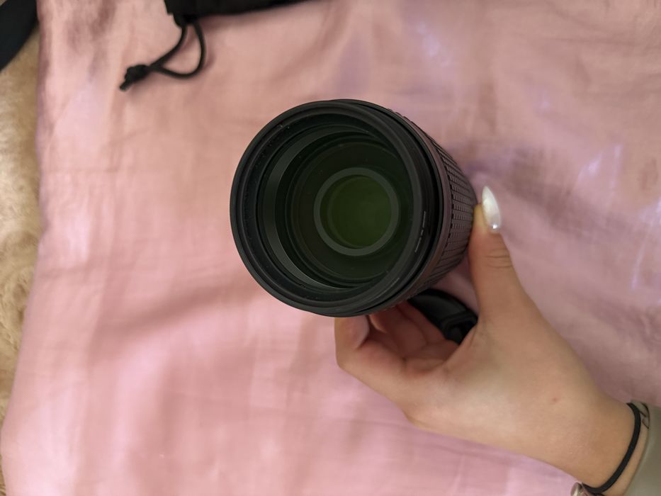 Nikon D3300 + obiective 18-55mm VR și 70-300mm VR