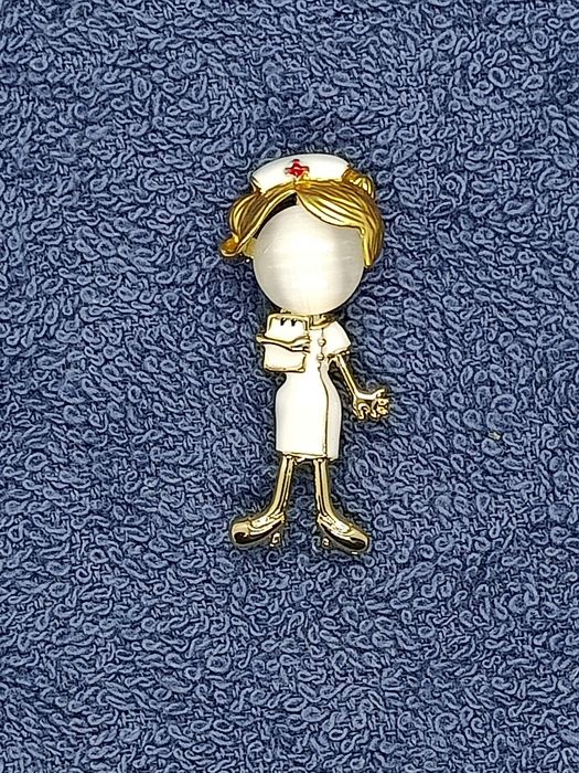 Броши медицинской тематики