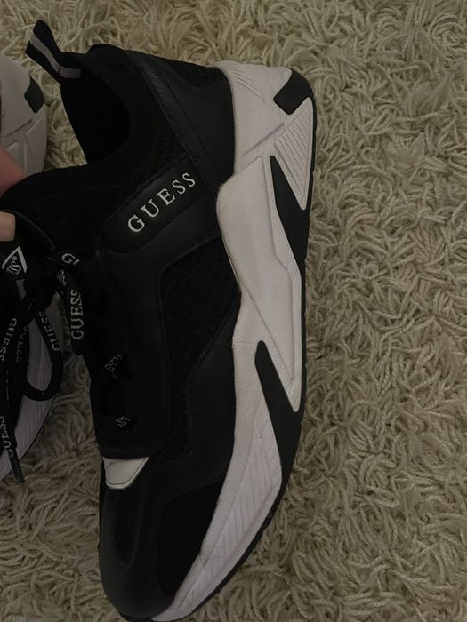 Спортни оригинални маратонки Guess